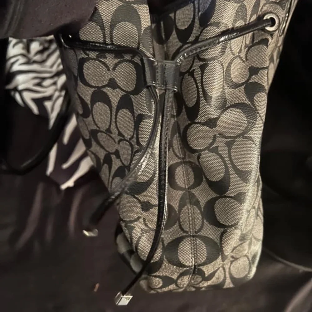 Large Coach bag - Picture 3 of 7